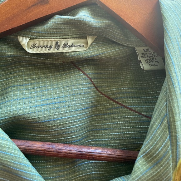 Tommy Bahama Hawaiian shirt. - Picture 3 of 3